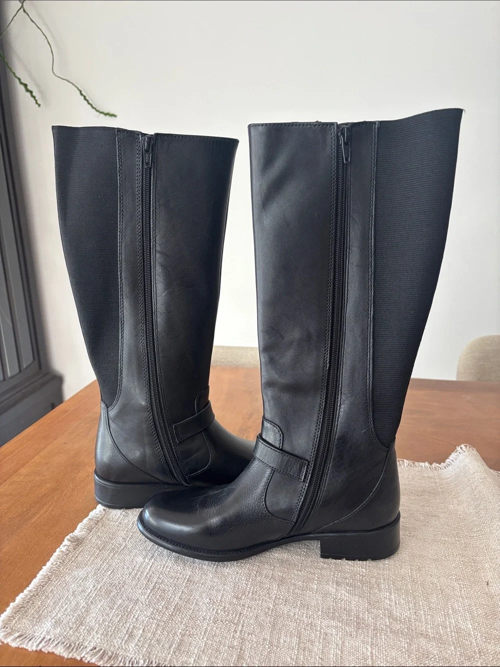Clark Plaza Pilot Boots - Picture 2 of 6